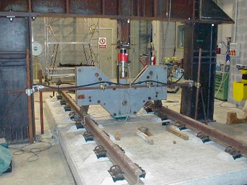 laborarorio prove meccaniche ferroviario